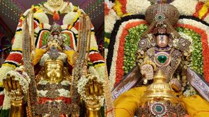 கருட வாகனத்தில் மலையப்ப சுவாமிகள்! திருப்பதியில் கொட்டும் மழையிலும் விண்ணை பிளந்த கோவிந்தா முழக்கம்