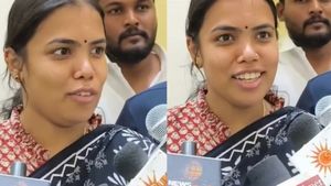 அரசியலில் சிவகார்த்திகேயன், தனுஷால் விஜய்யை போல் வரவே முடியாது! அமைச்சர் கீர்த்தனா அட்டாக்!