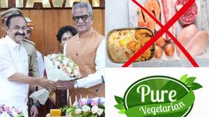 இனி அசைவ உணவு சமைக்கவே கூடாது.. கேரளா புது ஆளுநர் உத்தரவால் சர்ச்சை