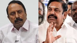 திமுகவும் அதிமுகவும் ஒன்னு தான்.. உ.பி.களை ஊக்குவிக்கும் எடப்பாடி! ஒரே போடாகப் போட்ட செங்கோட்டையன்! 