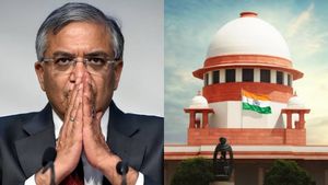 “நாடே பற்றி எரியும்!”.. ஞானேஷ் குமாரை உடனே சஸ்பெண்ட் செய்ய கோரிக்கை.. உச்சநீதிமன்றம் முக்கிய உத்தரவு 