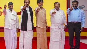  தவெக வேட்பாளருக்காக மொத்தமாக கைகோர்த்து களமிறங்கும் கூட்டணி கட்சிகள்! சற்று நேரத்தில் பொதுக்கூட்டம்