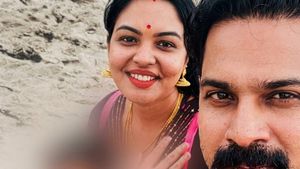 150 சவரன் நகைகளுடன் வடபழனியில் காதலனுடன் ஓடிய மனைவி.. சென்னை கோர்ட்டுக்கே போன கணவன்.. இப்ப பாருங்க