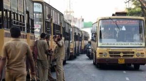 நாளிதழ்களில் இன்று: தமிழக சட்டமன்ற உறுப்பினரை தாக்கிய தொழிலாளி பலி