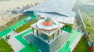 எம்.ஜி.ஆர், ஜெயலலிதாவுக்கு கோயில்: எடப்பாடி பழனிசாமி, ஓ. பன்னீர்செல்வம் திறந்து வைத்தனர்