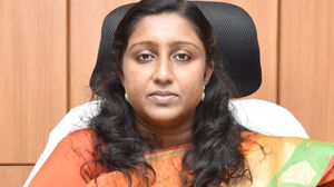 தமிழ்நாடு அரசின் கடனில் தமது பங்காக 2,63,976 ரூபாயை வழங்க முன்வந்த நாமக்கல் இளைஞர்