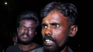 நெல்லை பள்ளி விபத்து: 'எழுந்து வா விஷ்வா வீட்டுக்குப் போவோம்' - மயான மேடையில் கதறிய தாய்
