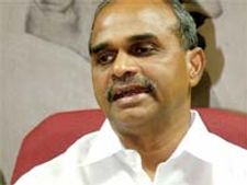   చిరంజీవి హీరో కాలేరు: వైయస్