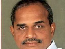  పచ్చచొక్కాలు పందికొక్కుల్లా..వైయస్