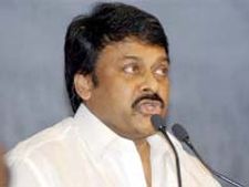   వ్యవసనాలకు బానిసైన వైఎస్: చిరు