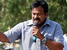   ఆ రెండు పార్టీలూ దండగే: చిరు