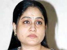 అక్రమ భూ వివాదంలో విజయశాంతి