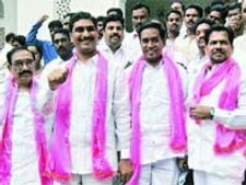 తెరాస కీలక నేతల అరెస్టు