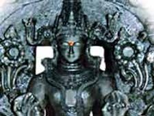 పోలీసులపై రేప్ కేస్
