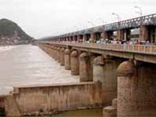 తగ్గుతున్న కృష్ణా వరద ఉధృతి