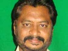 హర్ష కుమార్ పై కోర్టు అరెస్టు వారంట్