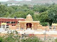 ప్రియురాలితో బ్లూఫిలిం తీసిన పోలీసు