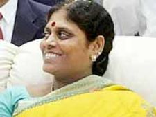 పులివెందుల పోటీకి వైయస్ విజయలక్ష్మి విముఖత
