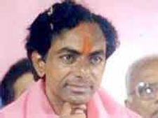 తెలంగాణను సినీస్టార్లు ఏలుతున్నారు: కెసిఆర్