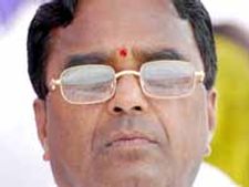 పొన్నాల ఇంటిపై మహిళల దాడి యత్నం