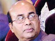 కెసిఆర్ ను ఖమ్మం నుంచి తరలించండి: హెచ్ఆర్సీ