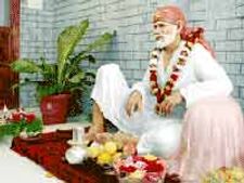 మినీ షిర్డీగా సాయిబాబా గుడిని నిర్మించిన ఎన్నారై