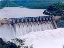 శ్రీశైలం ప్రాజెక్టు వద్ద అడ్డంగా గోడ