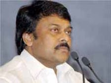 వరంగల్: చిరంజీవి అవకాశవాదంపై నిరసన జ్వాలలు