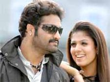 అదుర్స్ కథపై పోలీసులకు ఫిర్యాదు