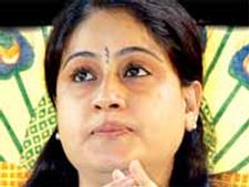 కాంగ్రెసు నాయకురాలి కుమారుడికి ర్యాగింగ్ హింస