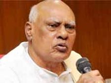 ఉక్కు మనిషిగా ముందుకెళ్తున్న రోశయ్య