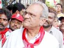 కెసిఆర్ లా మారాల్సిన అవసరం లేదు: నారాయణ
