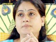 వైయస్ లేని రాష్ట్రం అస్తవ్యస్ధం: విజయశాంతి