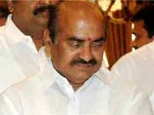చిరుతో పొత్తు జగన్ కు చెక్ పెట్టడానికి కాదు: జెసి దివాకర్ రెడ్డి
