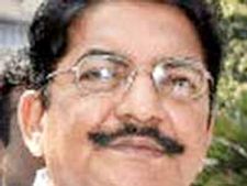 ఓదార్చాల్సింది ముఖ్యమంత్రి రోశయ్యనే: విద్యాసాగర రావు