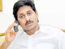 ఒంటరి వాడిని కాదు, అందరి వాడిని: వైయస్ జగన్