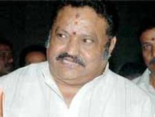 హరికృష్ణను అరెస్టు చేసిన ఆంధ్రప్రదేశ్ పోలీసులు