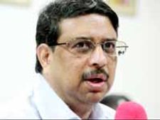 కలెక్టర్, ఆర్డీవోలకు ప్రసారాలు నిలిపేసే అధికారం ఉంది: ఐవి