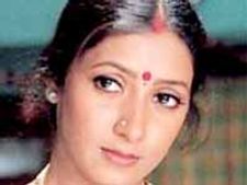 సినీ నటి ఆమనిపై వరకట్నం వేధింపుల కేసు