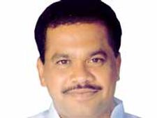 కెసిఆర్ తో లగడపాటి రాజగోపాల్ కుమ్మక్కయ్యారా?