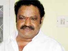 తెరాస అధినేత కెసిఆర్ పై టిడిపి నేత హరికృష్ణ నిప్పులు