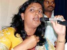 జయలలిత అన్నాడియంకెలోకి సినీ నటి రోజా?