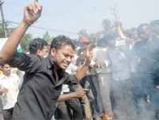 కోమటిరెడ్డి శవయాత్రకు నిరసనగా కెసిఆర్ దిష్టిబొమ్మ దగ్ధం