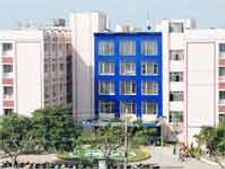సీమాంధ్రలో కొనసాగుతున్న బంద్: విద్యార్థుల ఆందోళనలు