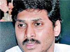 ప్రాధేయపడినా సోనియా గాంధీ మనసు కరగలేదు: వైయస్ జగన్