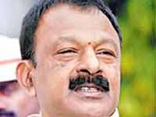హత్యా రాజకీయాలు వద్దు: సూరి హత్యను ఖండించిన మంత్రి రఘువీరా