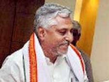రచ్చబండ వాయిదా వేయాలన్న జీవన్‌ రెడ్డి, అడ్డుకోవద్దన్న శ్రీధర్‌ బాబు