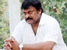 చిరంజీవిది రాజకీయ వ్యభిచారం, కోర్టుకు వెళతాం: ఆసరా