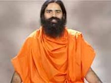 పిఎం మన్మోహన్, సిఎం కిరణ్ తల్చుకుంటే తెలంగాణ: బాబా రామ్‌ దేవ్