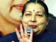 జయలలిత, కరుణానిధిలది చెరోదారి: తమిళనాట ప్రచారానికి మోడీ